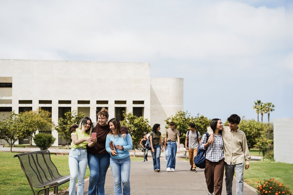 Students walking on a college campus in Mangalore